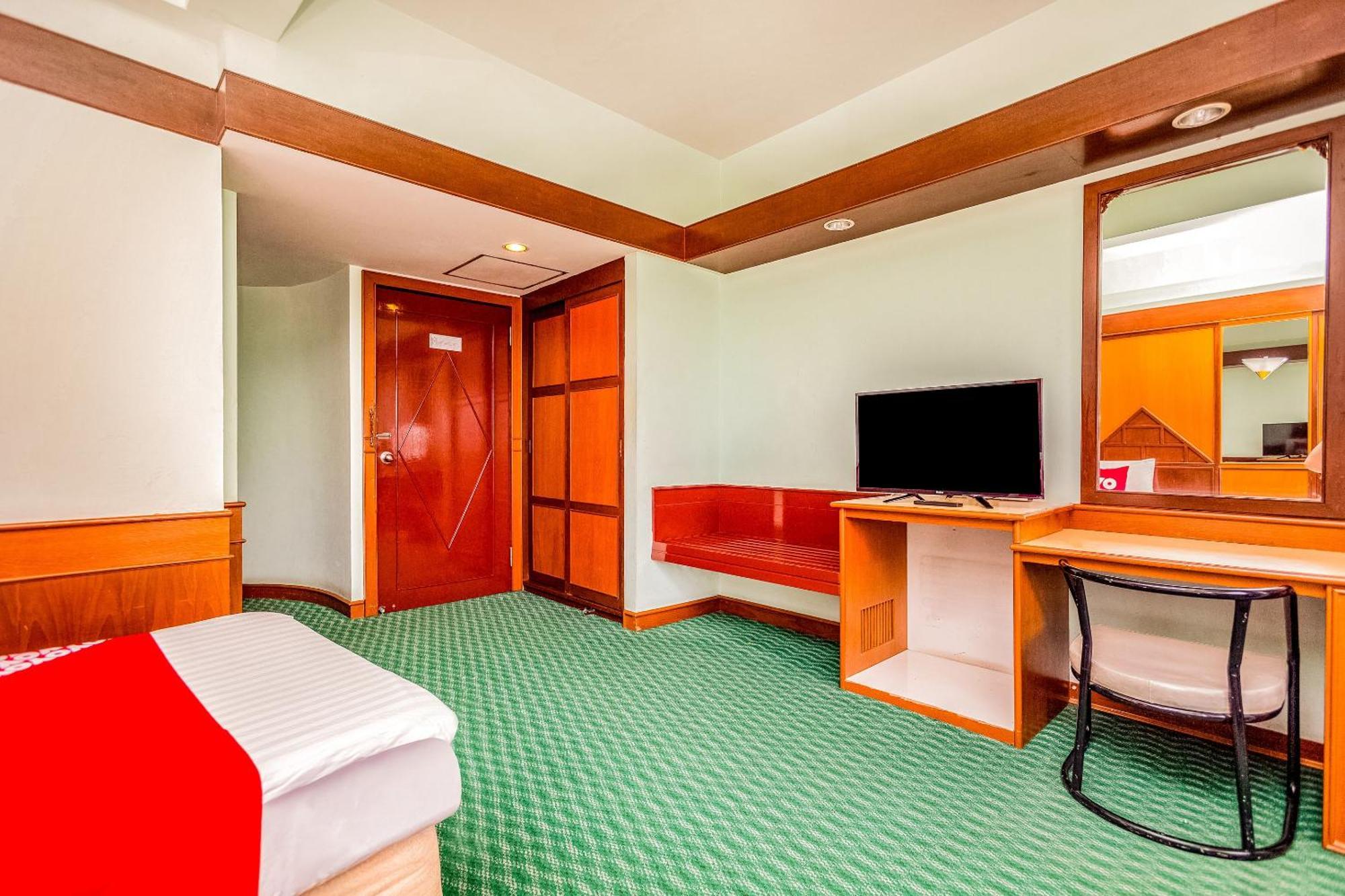Oyo 441 Grand Thara Hotel Surat Thani Zewnętrze zdjęcie