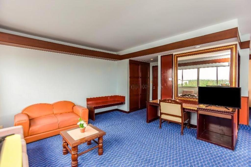 Oyo 441 Grand Thara Hotel Surat Thani Zewnętrze zdjęcie