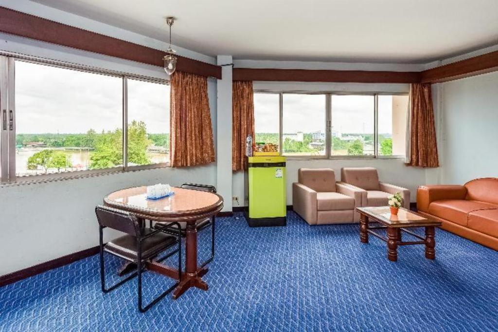 Oyo 441 Grand Thara Hotel Surat Thani Zewnętrze zdjęcie